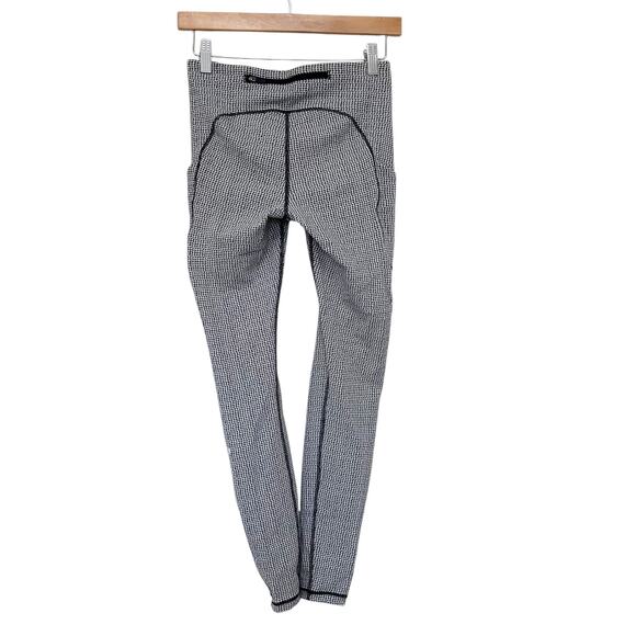 Lululemon Speed Up Tight Full On Luxtreme Teeny Tooth White Black Sz 6 - Picture 5 of 6